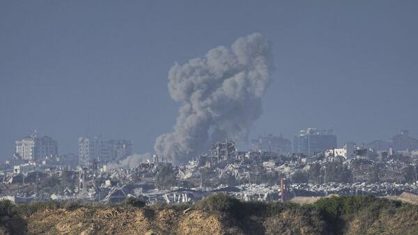 At least 68 killed in central Gaza in air strike