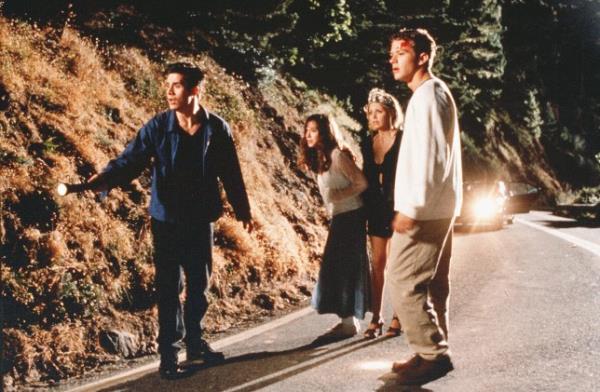Freddie Prinze Jr, Jennifer Love Hewitt, Sarah Michelle Gellar, Ryan Phillippe in I Know What You Did Last Summer
