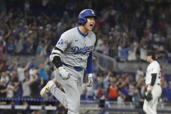 Dodgers Ohtani 50-50 Photo Gallery baseball