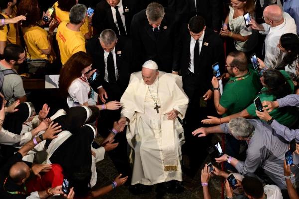 Pope meets clerical abuse victims in Portugal