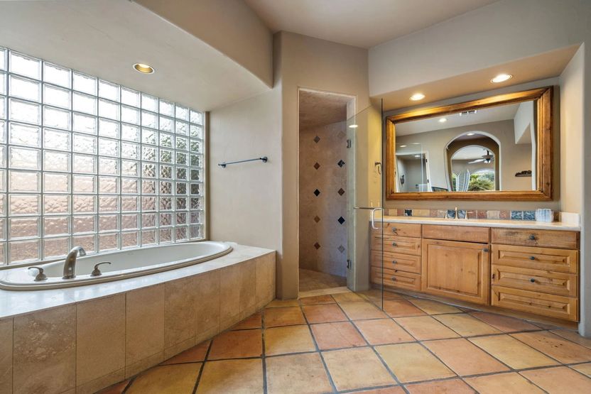 Realtor.com - Mickey Thomas 11