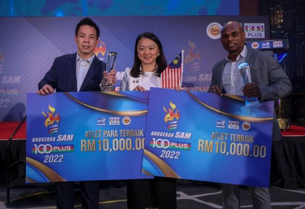 Mike Mahen, Liek Hou sweep main awards at SAM-100PLUS Awards night