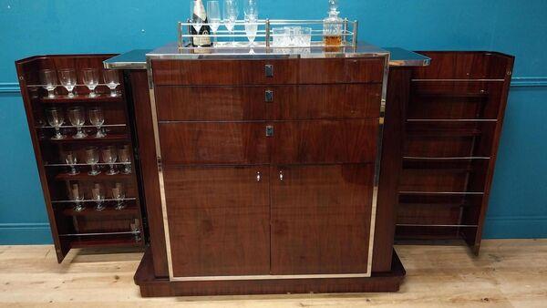 Auctions: Crystal, cupboards and a bar cabinet for a superyacht