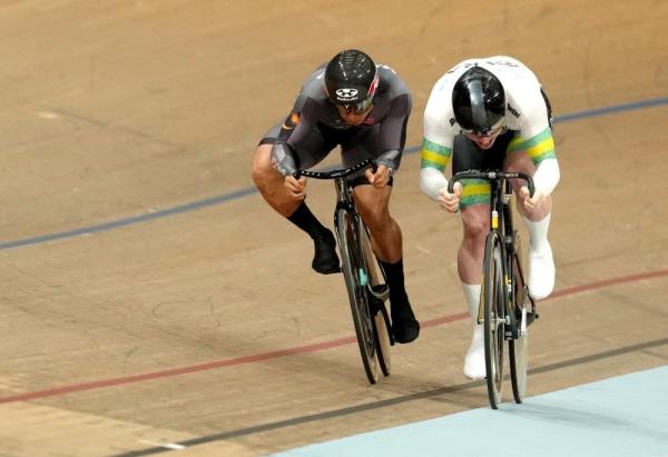 Azizulhasni’s sprint challenge in Glasgow fizzles out after infringement