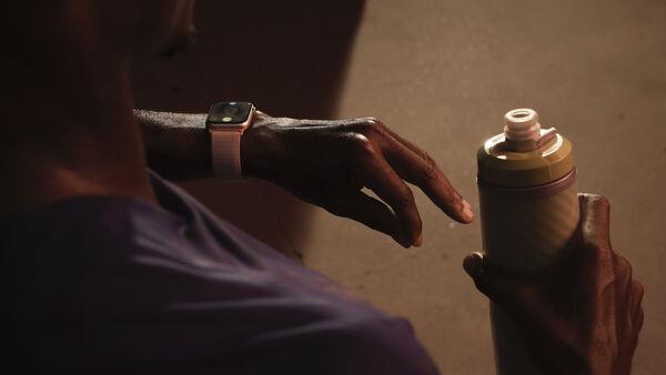 Apple Watch Series 9 has a new double tap feature. Picture: Apple.
