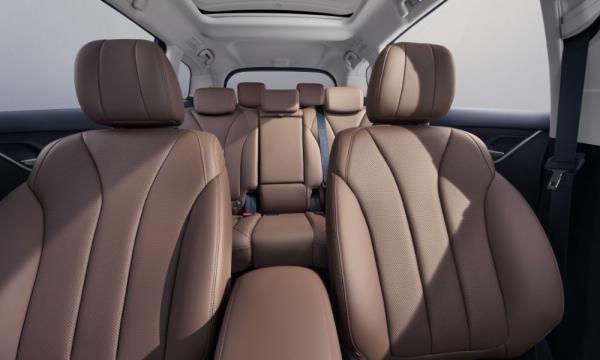 byd m6 3 rows of seating carandbike 1