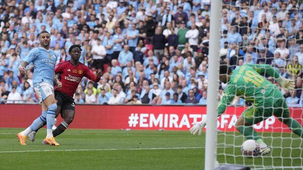 Manchester United upset Manchester City to win FA Cup