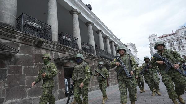 厄瓜多尔陷入危机，黑帮枪手展示武力