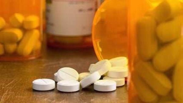 Statin use increased from 1999-2000 to 2013-2014, then plateaued