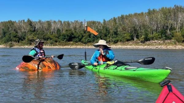 Keuny was joined by a host of kayakers who brought along spare paddles and made sure the voyage remained safe