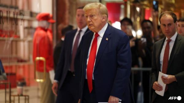 Judge delays Trump hush mo<em></em>ney sentencing until after presidential election