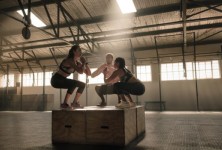 woman kickboxing