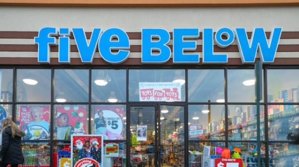 Edison, New Jersey December 16 2017: five below store