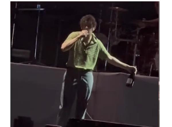 Good Vibes Festival cut short on first night after singer’s profanity-laden speech against govt, kiss on stage