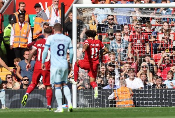 Liverpool’s credentials face Newcastle test, Man United seek Premier League lift off