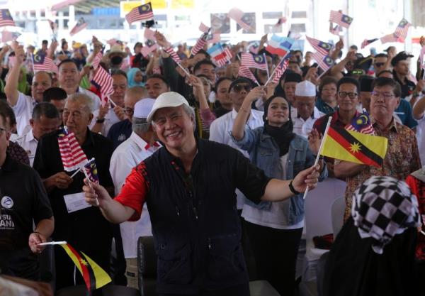 Independence is freedom for people to shape country towards better future, says Awang Tengah