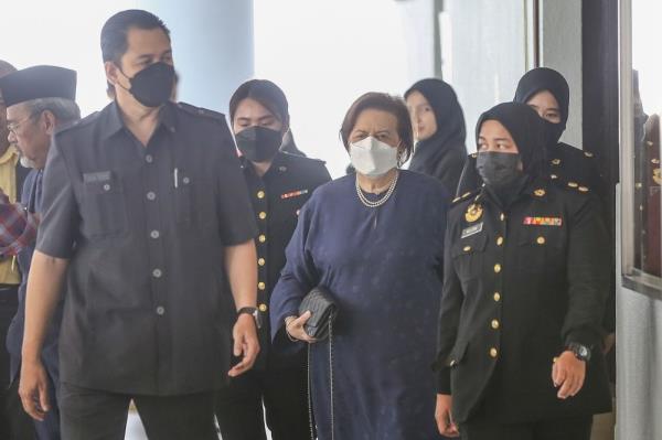 Zeti: 我不知道纳吉在GE13之前的账户中有RM2.6b; BNM突袭发现RM3.2b进入