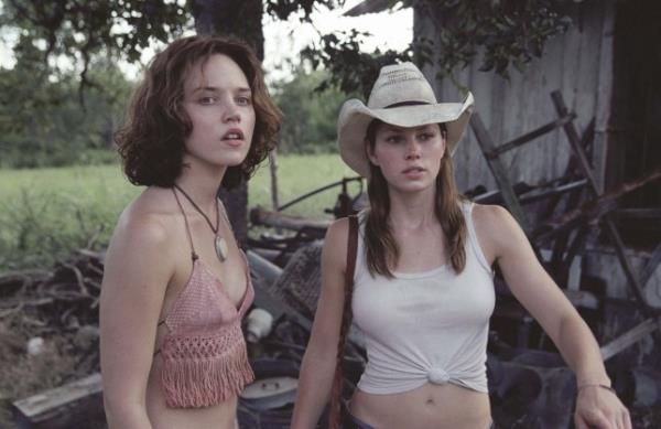 Erica Leerhsen and Jessica Biel in The Texas Chainsaw Massacre