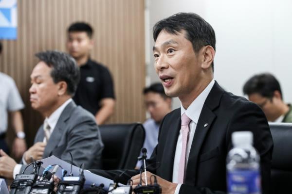 金融监督院院长李福铉在首尔钟路区汝矣岛召开的会议上发言。(联合通讯社)