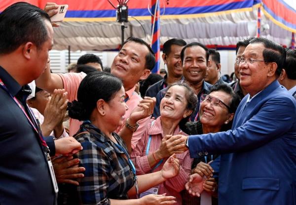 Hun Sen Facebook page reactivated days before Cambodia polls