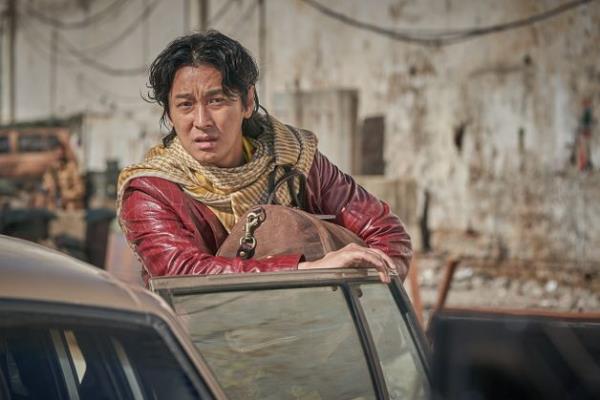 Actor Ju Ji-hoon in “Ransomed.” (Showbox)