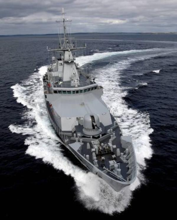 The LÉ George Bernard Shaw offshore patrol vessel sailing into Dún Laoghaire Harbour last week. 	Picture: David Jones
                    