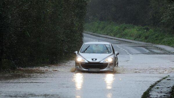 科克地区因暴雨部分道路无法通行