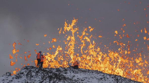 冰岛火山喷发