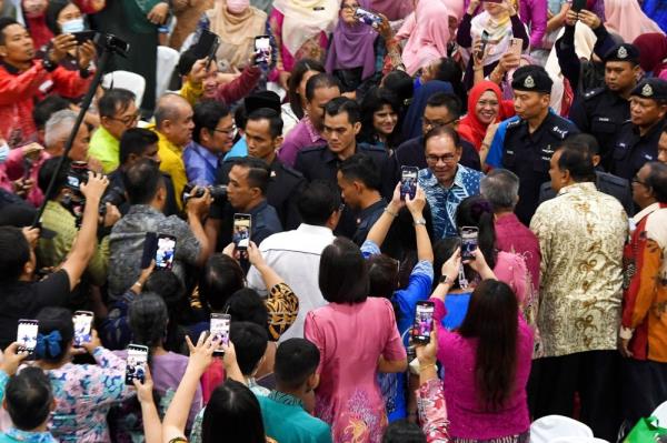 Study on civil servants’ new salary, retirement scheme to take eight months, says PM Anwar 