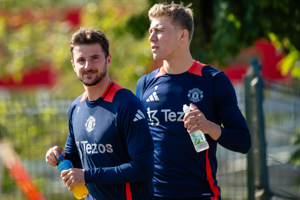 Mason Mount and Rasmus Hojlund back in training