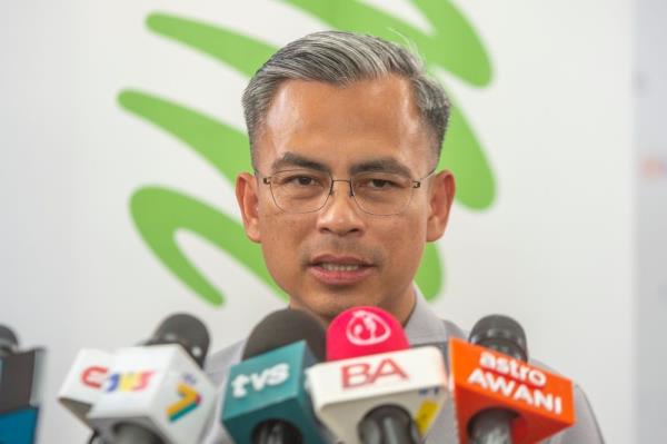 Telcos to sign agreement on equity stakes in DNB soon, says Fahmi