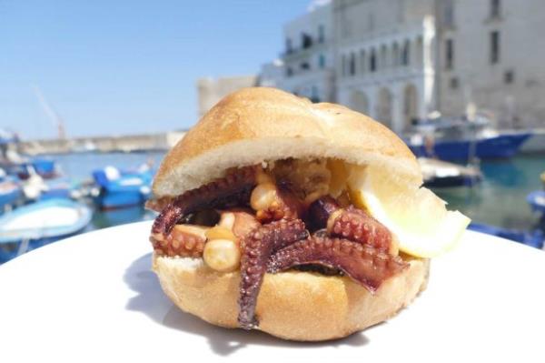 Panino col polpo (octopus sandwich), best enjoyed at the scenic marina.