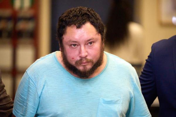 Hansel Esparragoza, 37 – a Staten Island resident with 21 prior arrests – was held on $75,000 bail at his arraignment Friday.