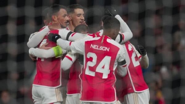 UEFA Champions League Manchester United on brink of exit Arsenal and PSV into last16