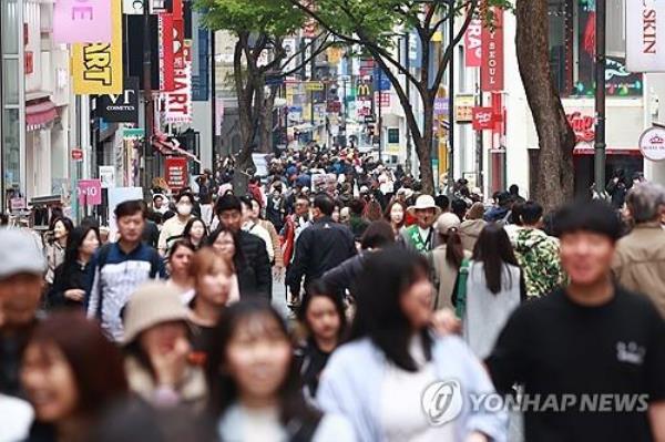 This undated file photo shows the popular shopping district of Myeongdong in central Seoul. (Yonhap)