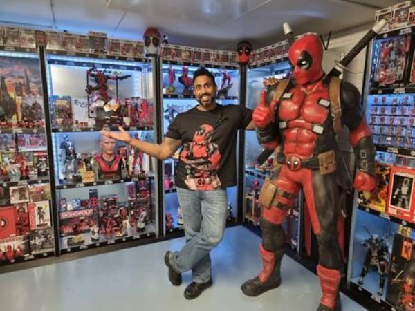 漫画书超级粉丝加雷斯·彼得·帕利尼，来自奥法利郡克劳根，拥有世界上最大的死侍纪念品收藏。图片：吉尼斯世界纪录