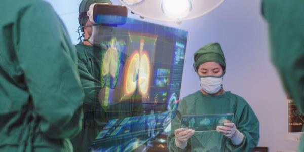 Study: ChatGPT diagnoses ER patients ‘like a human doctor’