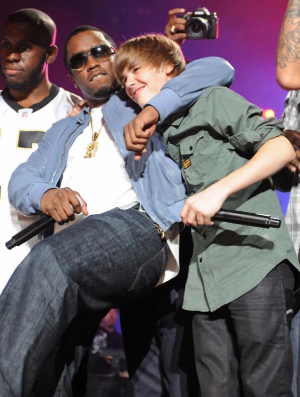 Diddy and Justin Bieber perform in 2010