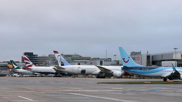 Passengers face hours of delays after Gatwick Airport system outage