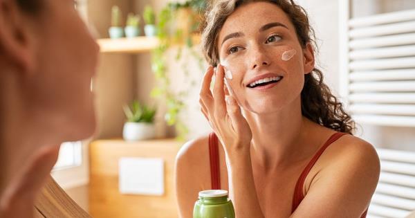 The Body Shop Drops Of Light Cream
